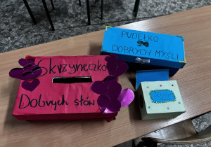 "Trzeba się zawsze z czegoś cieszyć" - gra w zadowolenie