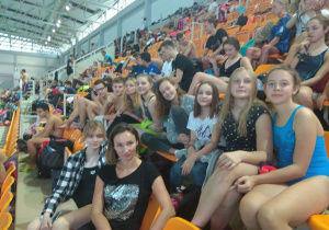 Uczennice SP 12 podczas zawodów pływackich na szczeblu wojewódzkim w Poznaniu