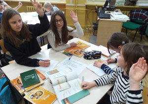 Powtórzenie i utrwalenie wiadomości z działu V "Bóg naucza przez Jezusa" w klasie 5e