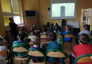 Zajęcia z projektu " Z kulturą mi do twarzy" w świetlicy szkolnej.