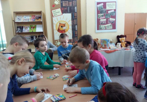 Światowy Dzień Pluszowego Misia w bibliotece szkolnej