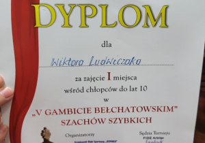 Dyplom za zajęcie 1. miejsca w V Gambicie Bełchatowskim Szachów Szybkich przez Wiktora Ludwiczaka