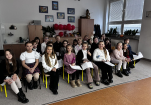 Uczestnicy konkursu recytatorskiego przed występem