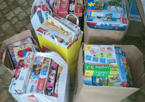 Zestawy puzzli przygotowane do odbioru