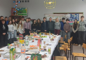 Pamiątkowe zdjęcie podczas wigilii klasowej