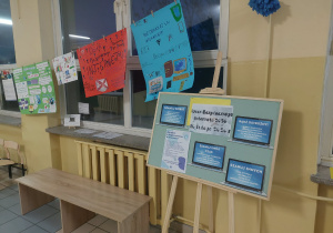 Gazetka tematyczna oraz plakaty edukacyjne o bezpieczeństwie w sieci