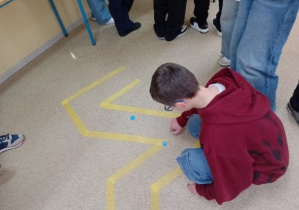 Uczniowie uczestniczą w ćwiczeniach