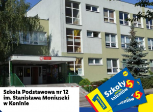 Ulotka informacyjna ze szkołą w tle o akcji sieci sklepów Lidl Szkoły Pełne Talentów