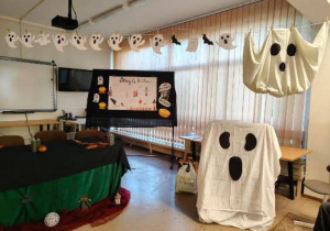 Sceneria przygotowana do Narodowego Czytania „Dziadów” Adama Mickiewicza